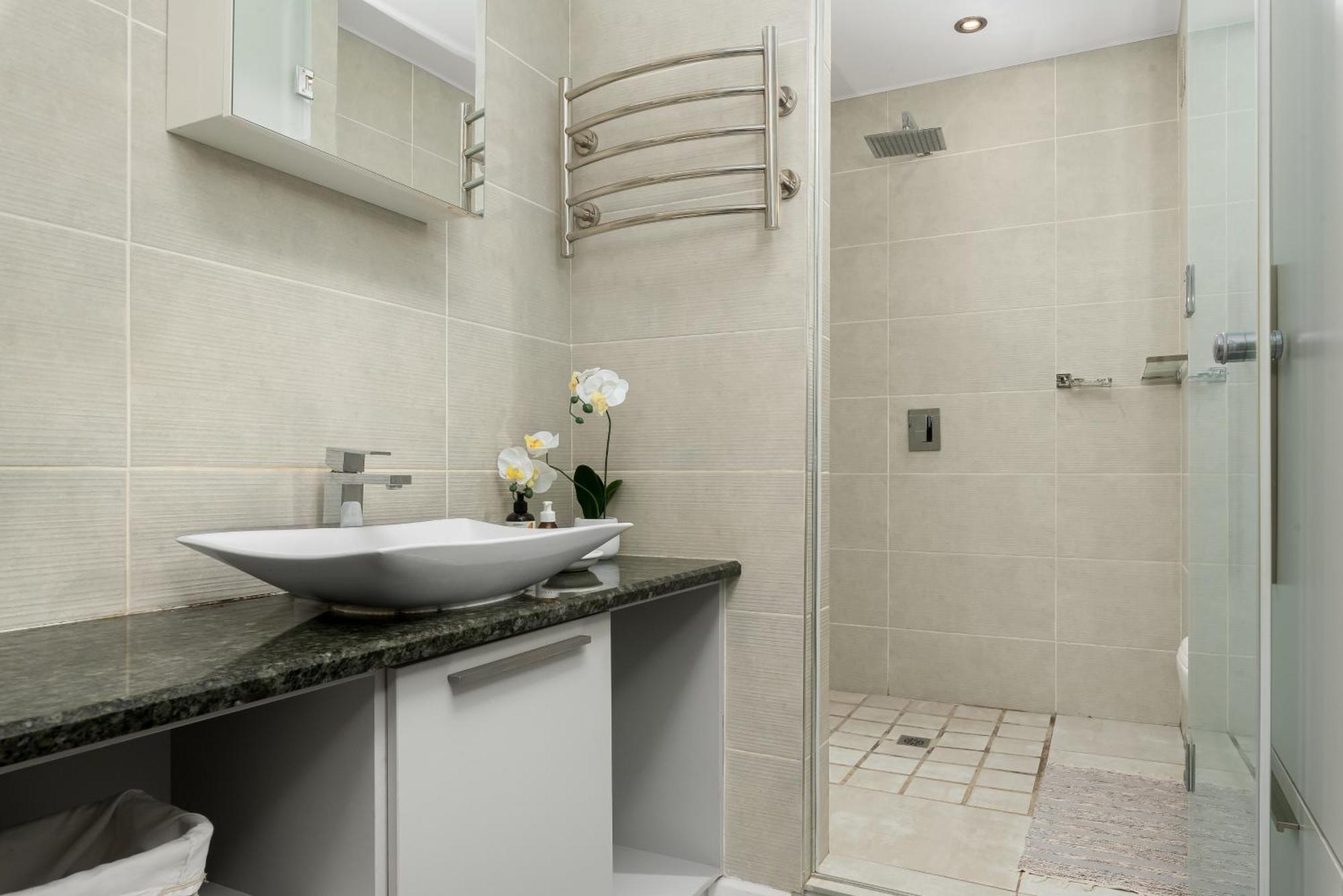 Montclair Apartments เคปทาวน์ ภายนอก รูปภาพ