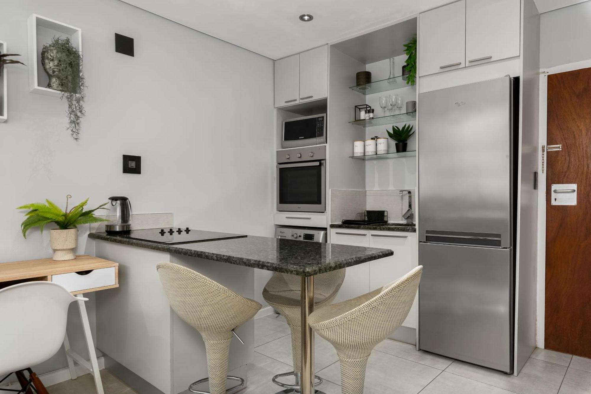 Montclair Apartments เคปทาวน์ ภายนอก รูปภาพ