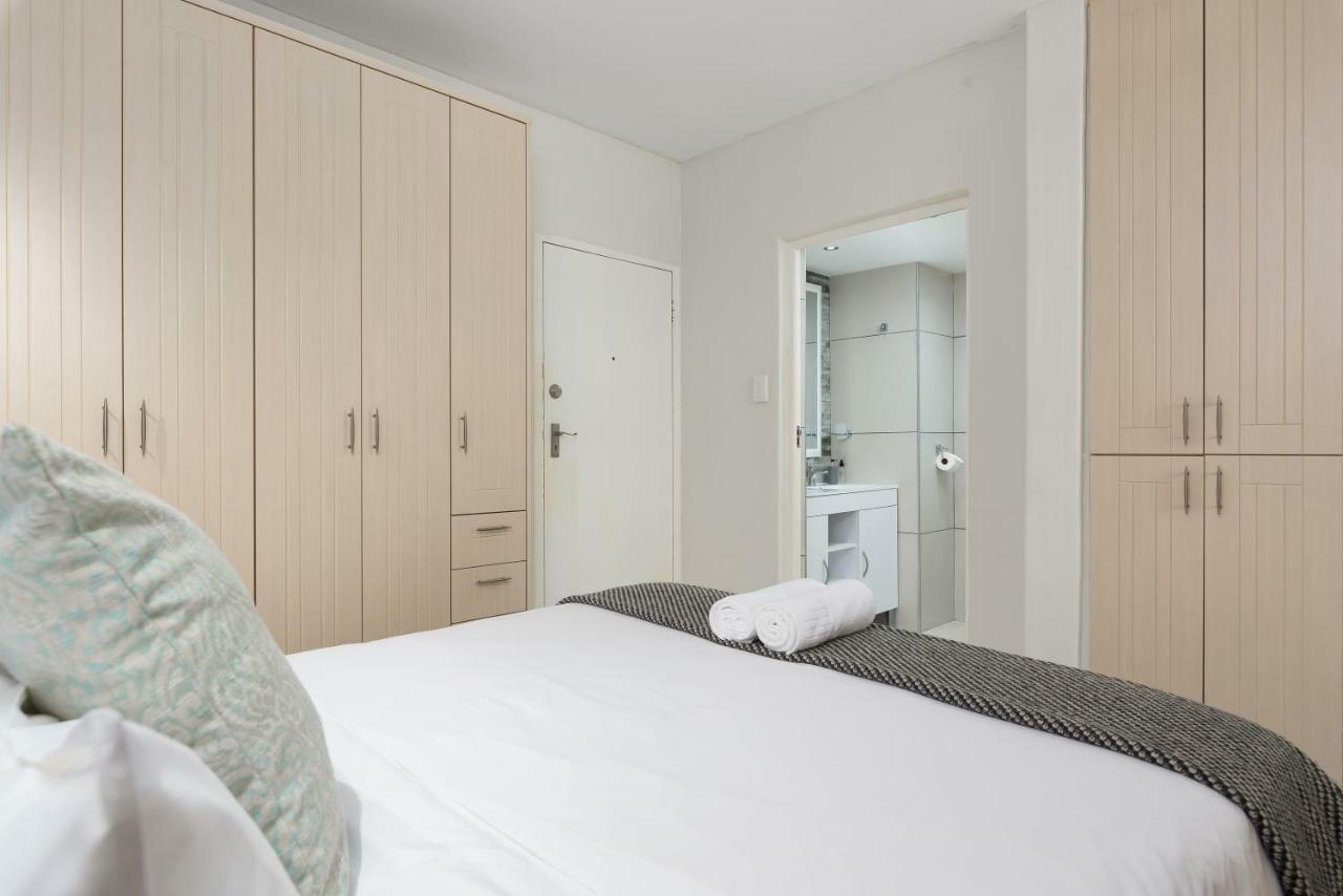 Montclair Apartments เคปทาวน์ ภายนอก รูปภาพ